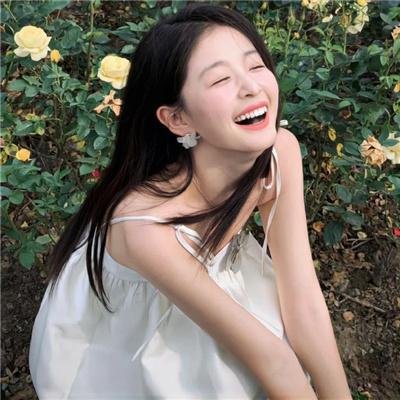 当年不肯嫁春风无端却被秋风误